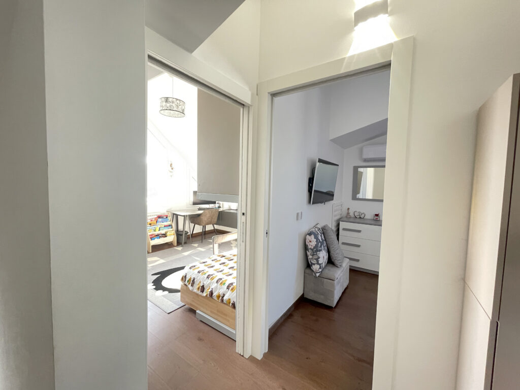 Appartamento NUOVO con giardino Misano monte con due posti auto