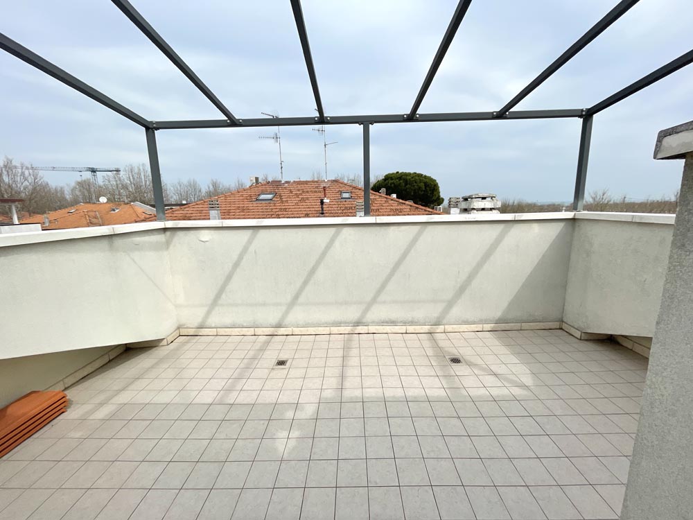 Trilocale ristrutturato a pochi passi dal mare