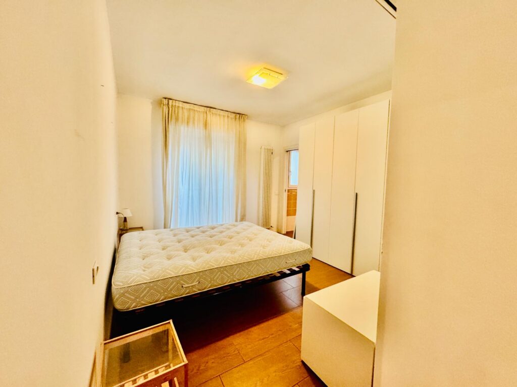 ANNUALE – Elegante trilocale in V.le Dante