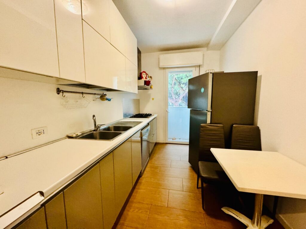 ANNUALE – Elegante trilocale in V.le Dante