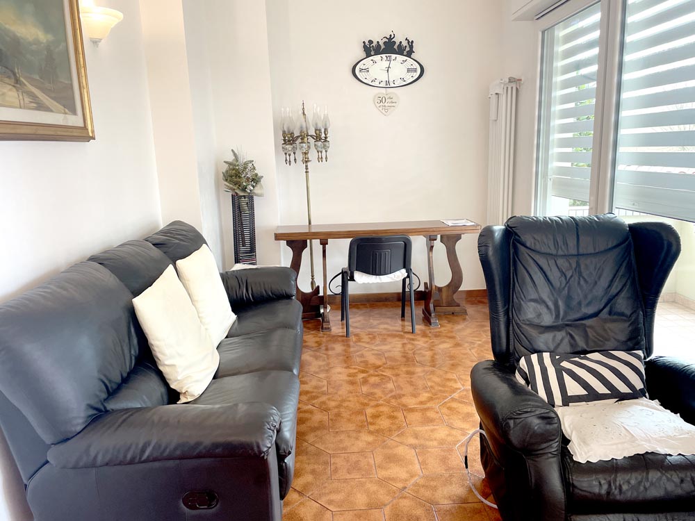 GIUGNO Trilocale con giardino alle terme