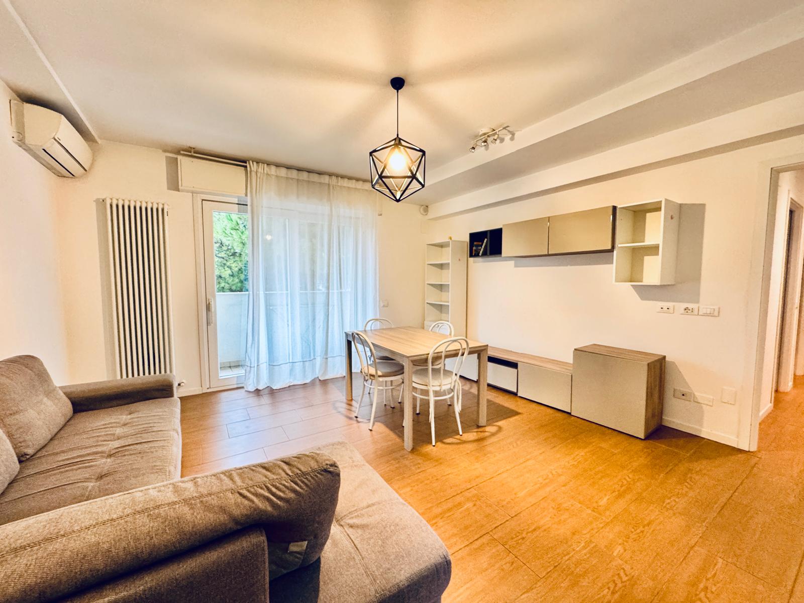 ANNUALE – Elegante trilocale in V.le Dante